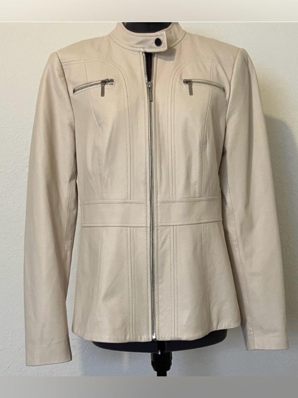 ELI TAHARI Women's Cream Leather Zip Front Moto Jacket. Sz 4. NWOT